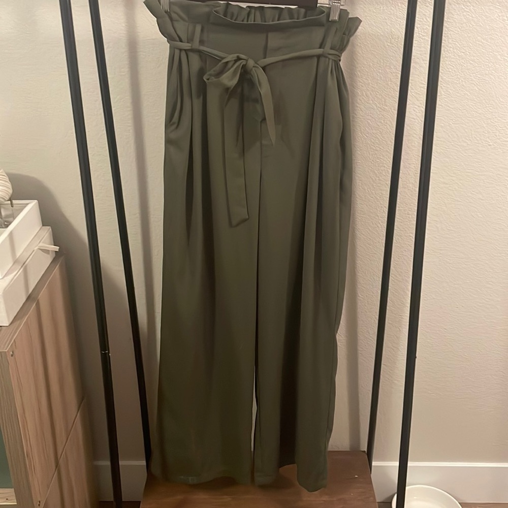 Green high waisted pants